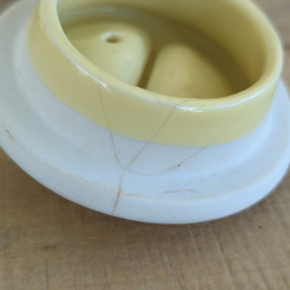 Vintage 1940s Mid-Century Hall China Teapot with Original Embossed Brass Cozy - Picture 11 of 11